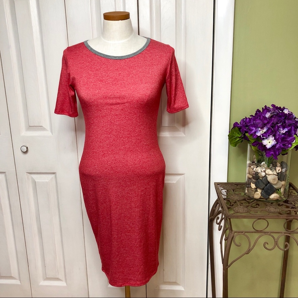 🚨Lularoe Julia, red heathered print